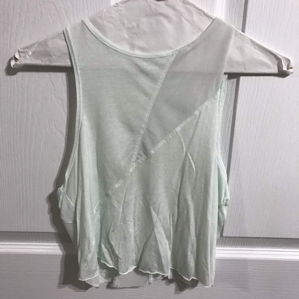 Crop top ALO workout top